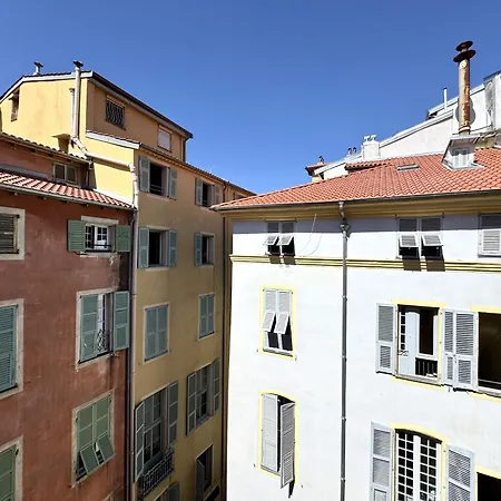 C Ot Maison De La Place - Old Town Apartament